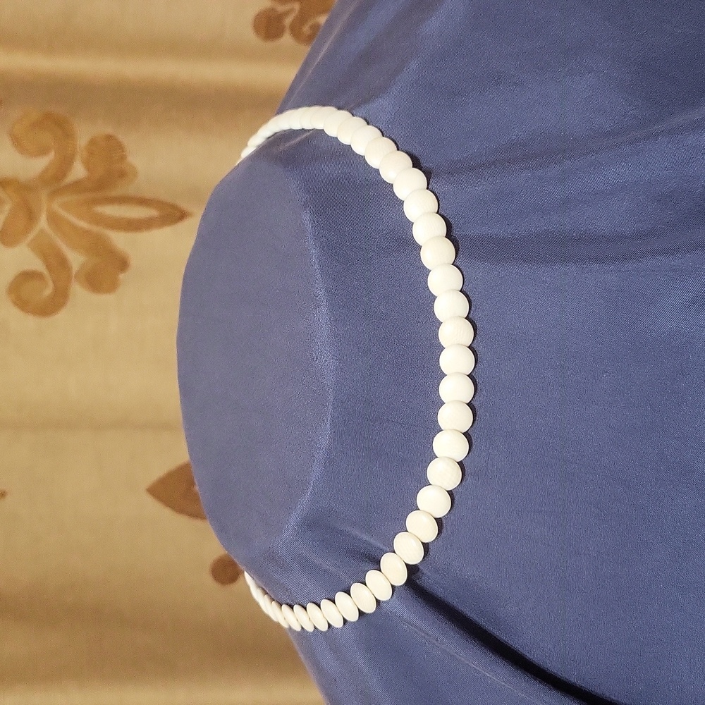 Vtg 1970 White Coral Disc Necklace